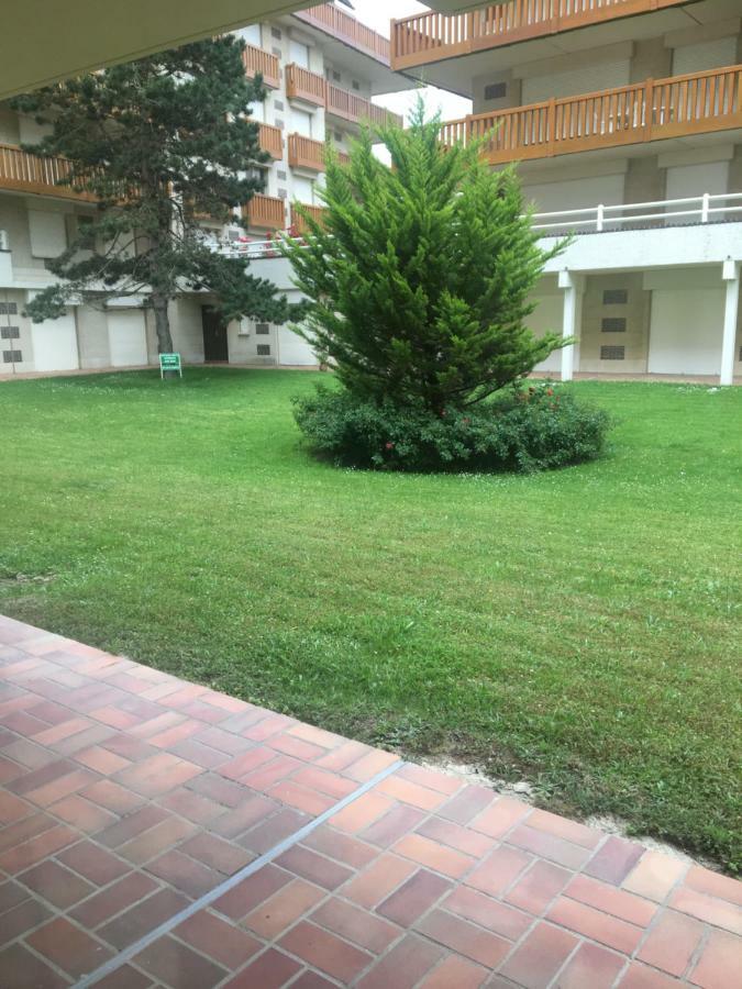 The Golden Triangle Apartment Deauville Exterior photo
